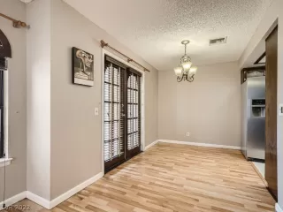 Photo #5: 2421074 Listing