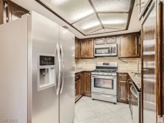 Photo #6: 2421074 Listing