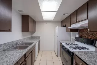 Photo #1: 2421107 Listing