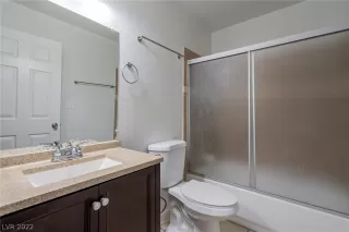 Photo #3: 2421107 Listing