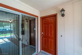 Photo #4: 2421107 Listing