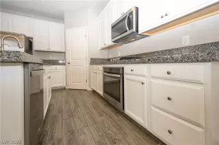 Photo #6: 2421132 Listing 