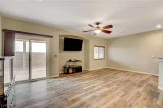 Photo #6: 2421162 Listing