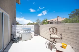 Photo #5: 2421185 Listing