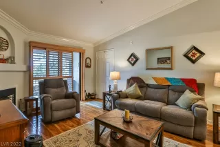 Photo #5: 2421192 Listing 