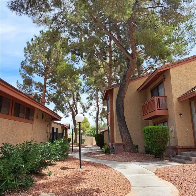 MLS: 2421198 Condo For Sale