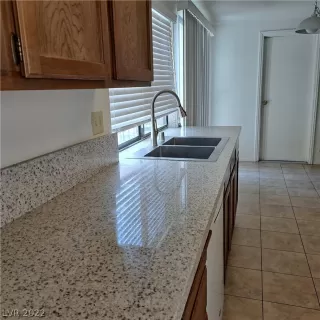 Photo #4: 2421198 Listing 