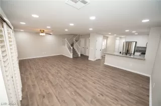 Photo #3: 2421204 Listing