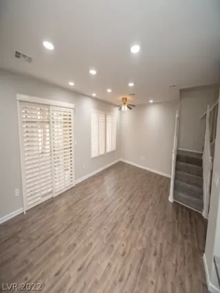 Photo #5: 2421204 Listing