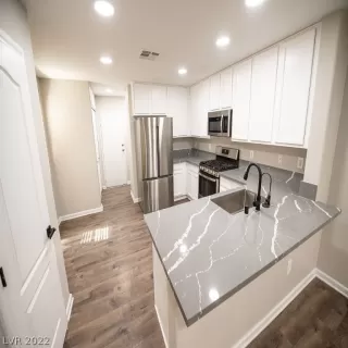 Photo #6: 2421204 Listing