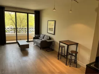 Photo #3: 2421205 Listing 