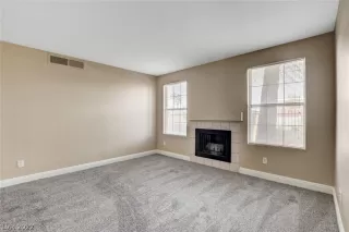 Photo #3: 2421239 Listing