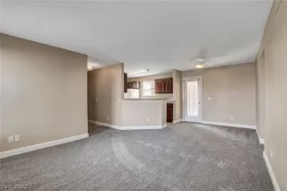 Photo #5: 2421239 Listing