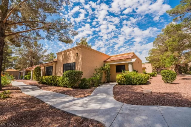 MLS: 2421249 Condo For Sale