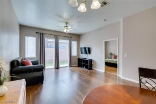 Photo #6: 2421268 Listing