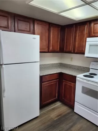 Photo #6: 2421269 Listing 