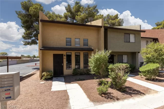 MLS: 2421281 Condo For Sale
