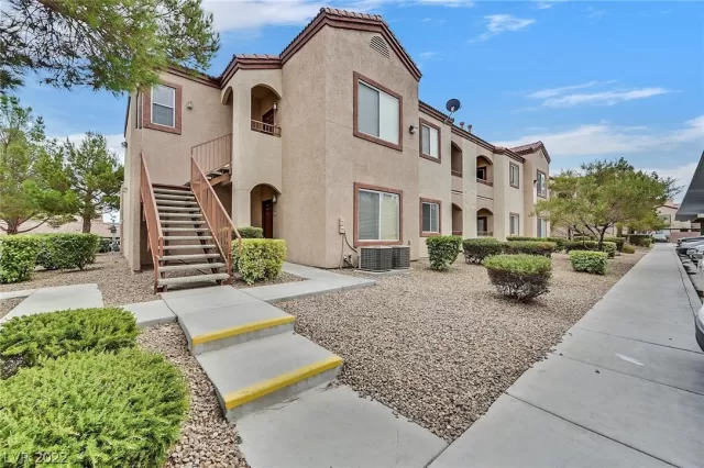 MLS: 2421292 Condo For Sale