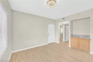 Photo #2: 2421292 Listing