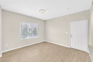 Photo #3: 2421292 Listing