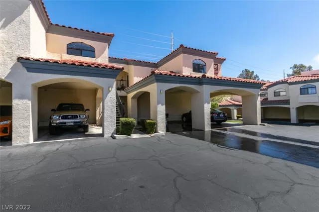 MLS: 2421318 Condo For Sale