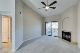 Photo #5: 2421318 Listing