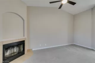 Photo #6: 2421318 Listing