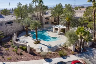 Photo #2: 2421321 Listing