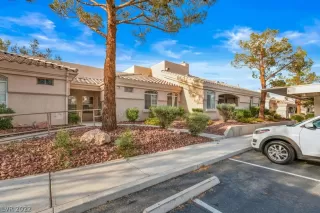 Photo #3: 2421321 Listing