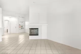 Photo #6: 2421321 Listing