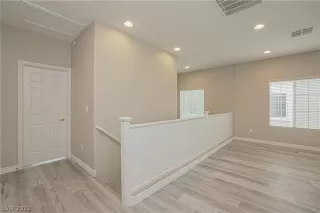 Photo #6: 2421322 Listing 