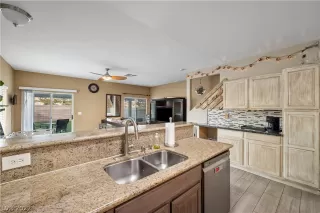 Photo #1: 2421338 Listing