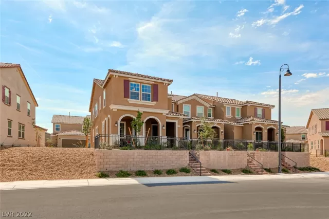 MLS: 2421340 Condo For Sale