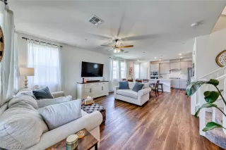 Photo #6: 2421340 Listing