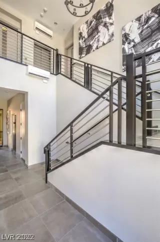 Photo #2: 2421367 Listing