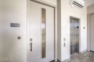 Photo #3: 2421367 Listing