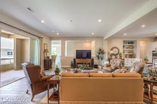 Photo #5: 2421367 Listing