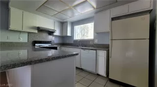 Photo #5: 2421371 Listing 