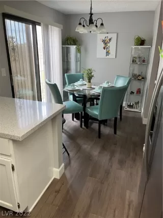 Photo #4: 2421392 Listing 