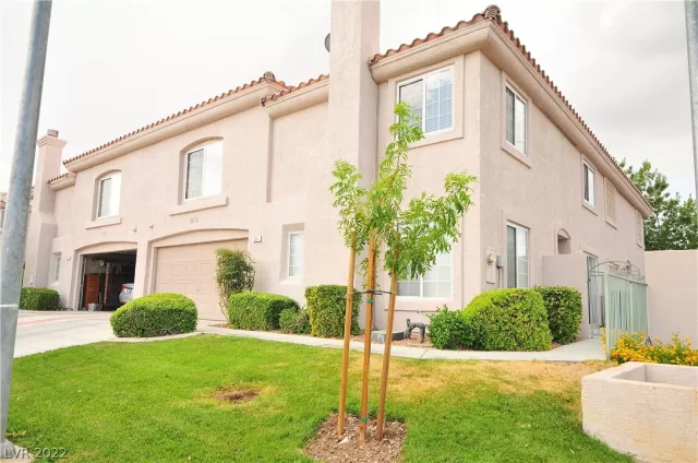 MLS: 2421402 Condo For Sale