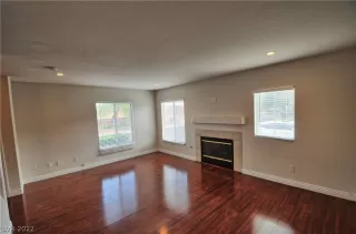 Photo #1: 2421402 Listing 