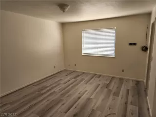 Photo #5: 2421427 Listing 