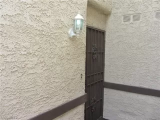 Photo #4: 2421462 Listing