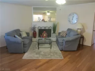 Photo #6: 2421462 Listing