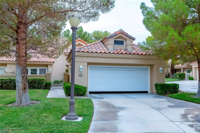 MLS: 2421477 Condo For Sale