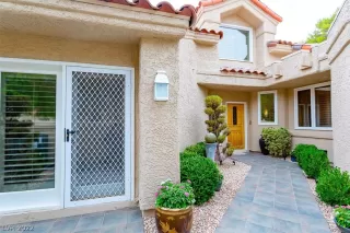 Photo #1: 2421477 Listing 