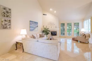 Photo #2: 2421477 Listing 