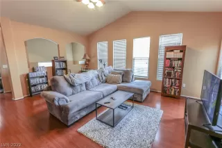 Photo #5: 2421485 Listing 