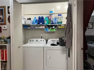 Photo #6: 2421617 Listing