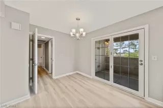 Photo #5: 2421631 Listing